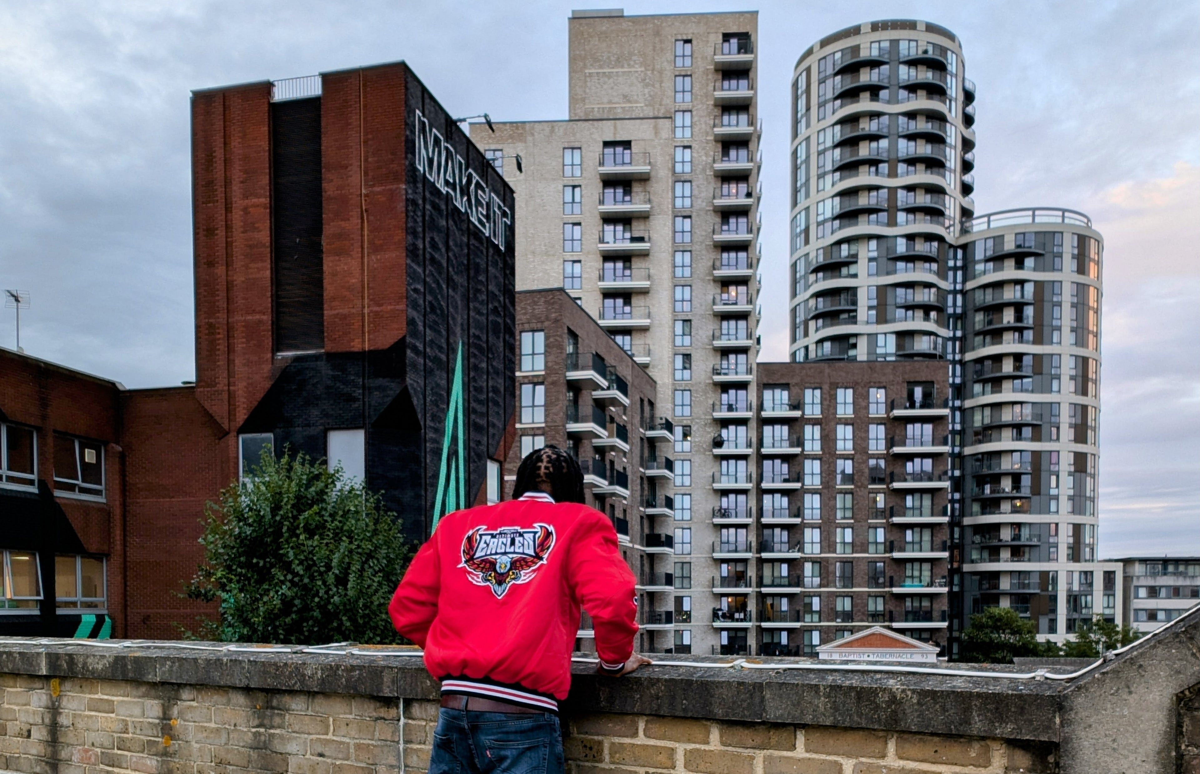 FOF MEN EAGLE F SATIN BOMBER JACKET - RED