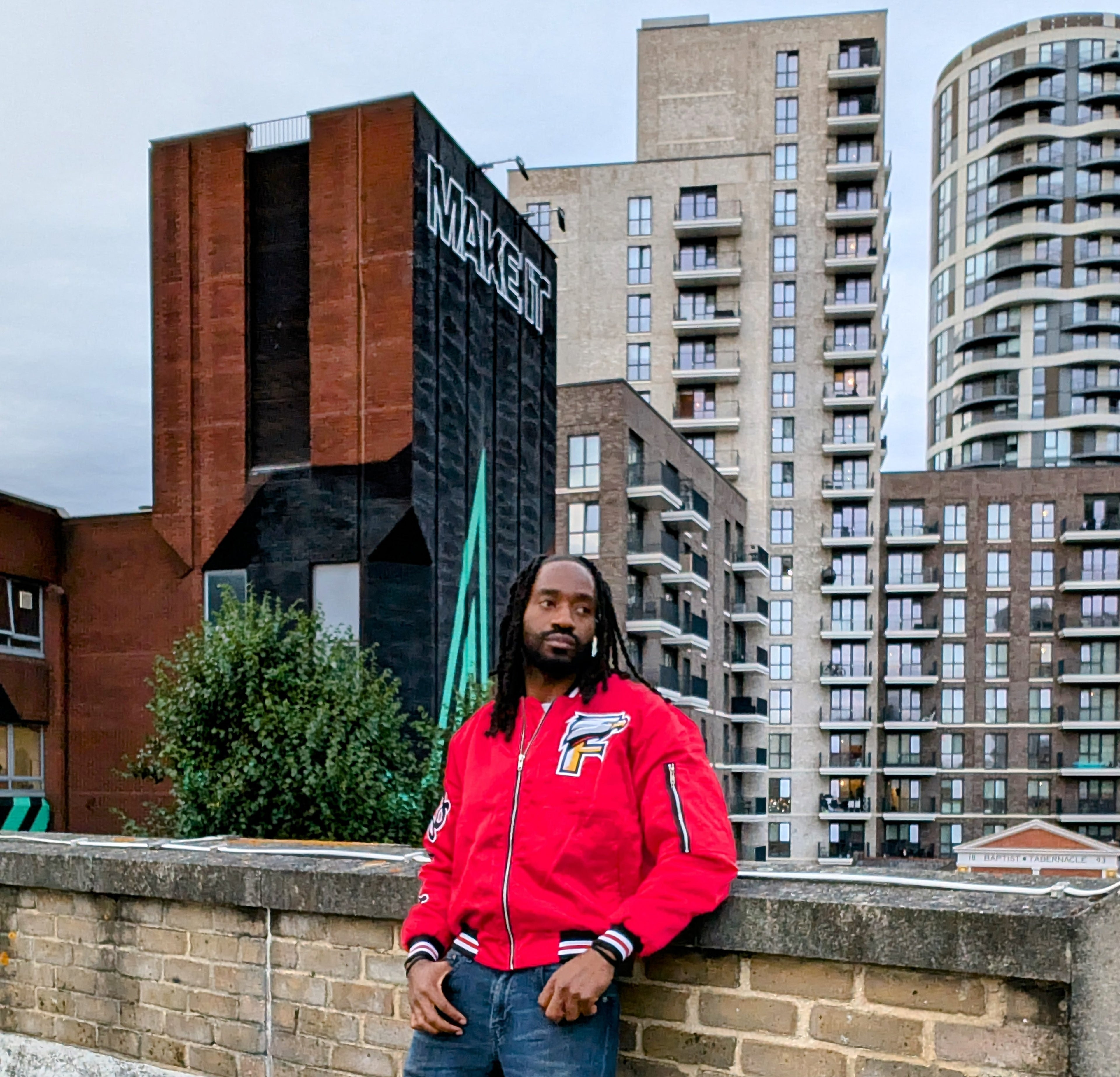 FOF MEN EAGLE F SATIN BOMBER JACKET - RED