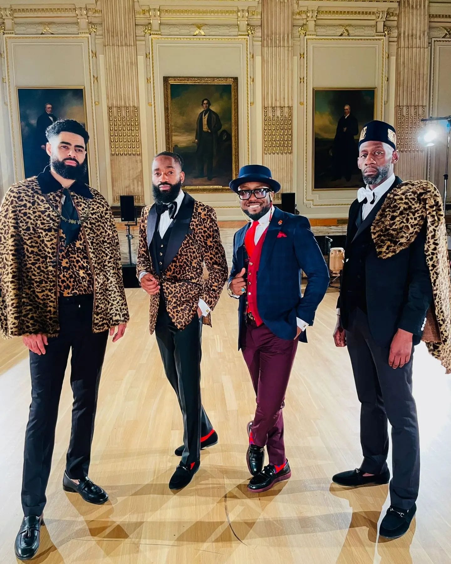 Zamunda Royal Cape (3 piece)